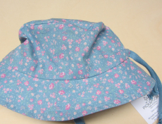 Mütze mit Krempe und Tunnelzug, PICKAPOOH-Fischerhut, 100% Bio-Baumwolle (kbA), blau Blumen