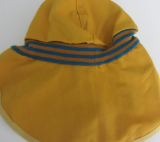 Mütze mit Schild und Nackenschutz PICKAPOOH-Tim Strick UV 60, 100% Bio-Baumwolle (kbA), gold-petrol