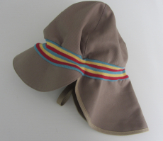 Mütze mit Schild und Nackenschutz PICKAPOOH-Tim Strick UV 40, 100% Bio-Baumwolle (kbA), taupe