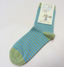Grödo Socken, 98% Bio-Baumwolle(kbA) u. 2% Elasthan, kiwi-türkis geringelt