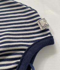 Mütze PICKAPOOH-Zoe, 70% Bio-Wolle (kbT) und Seide, marine-weiß